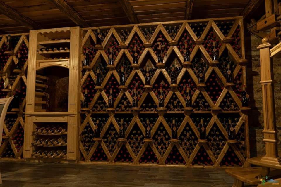 Hotel Guglux &Wine Cellar Τελάβι Εξωτερικό φωτογραφία