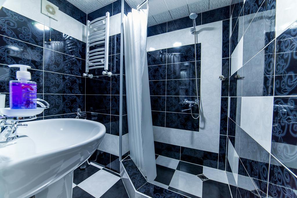 Hotel Guglux &Wine Cellar Τελάβι Εξωτερικό φωτογραφία