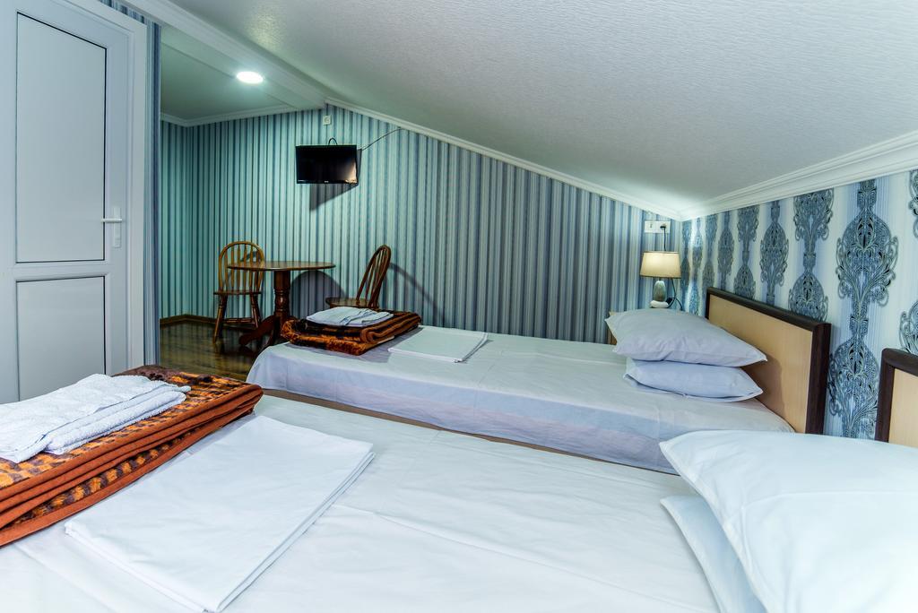 Hotel Guglux &Wine Cellar Τελάβι Εξωτερικό φωτογραφία