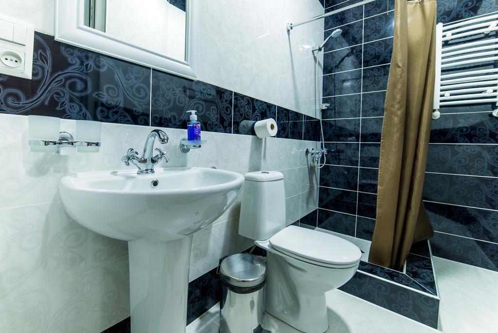 Hotel Guglux &Wine Cellar Τελάβι Εξωτερικό φωτογραφία
